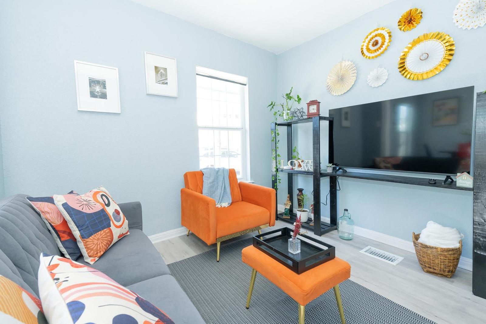 Award Winning Cultural Heritage Near Downtown - Walk To 6th Street Holiday home *